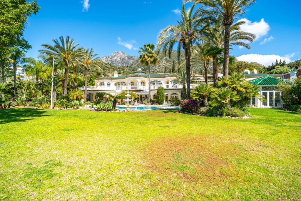 Detached Villa The Golden Mile Málaga - image 6
