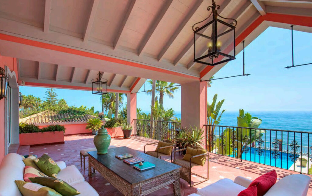 Detached Villa New Golden Mile Málaga - image 6