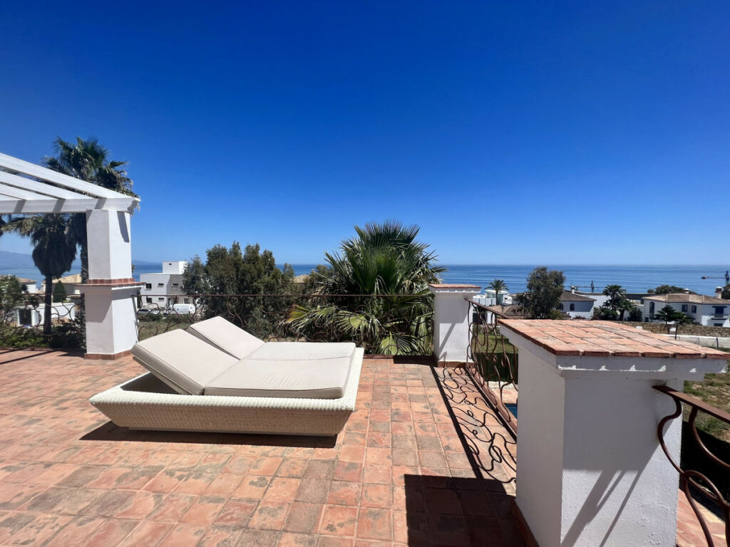 Detached Villa Manilva Málaga - image 6
