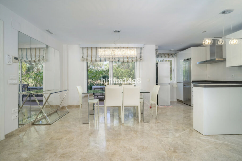 Ground Floor Apartment Nueva Andalucía Málaga - image 6