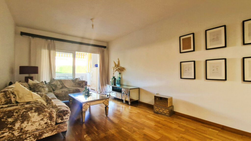Ground Floor Apartment Nagüeles Málaga - image 6