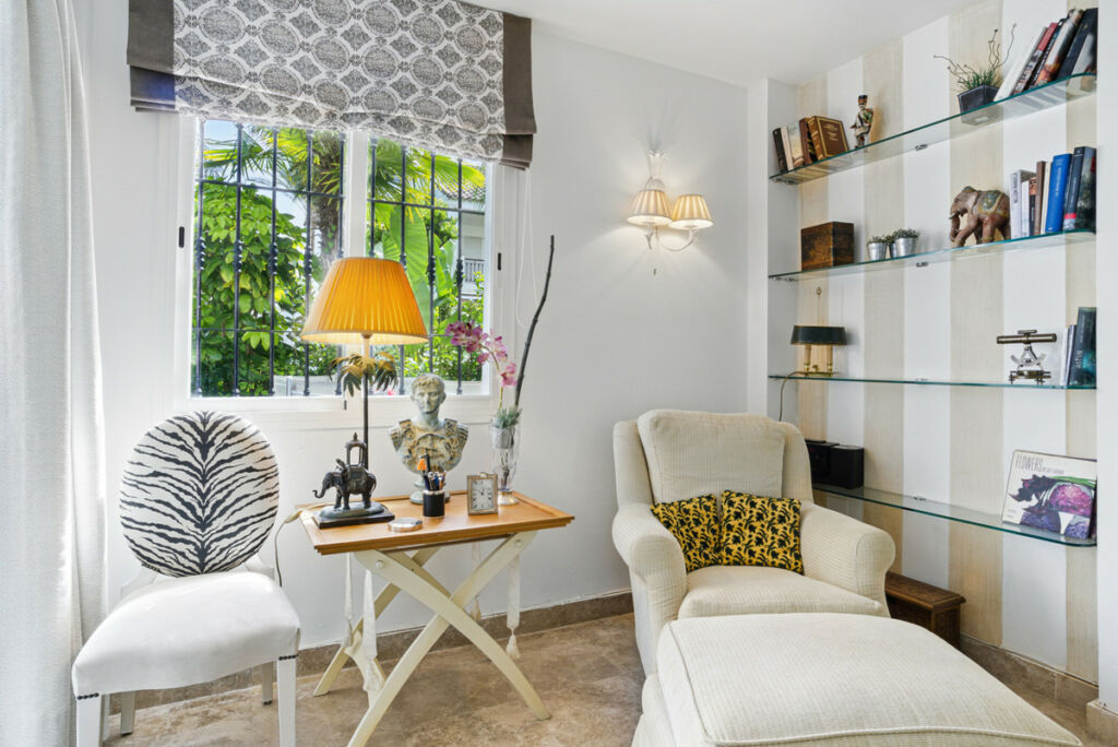 Townhouse Nueva Andalucía Málaga - image 6