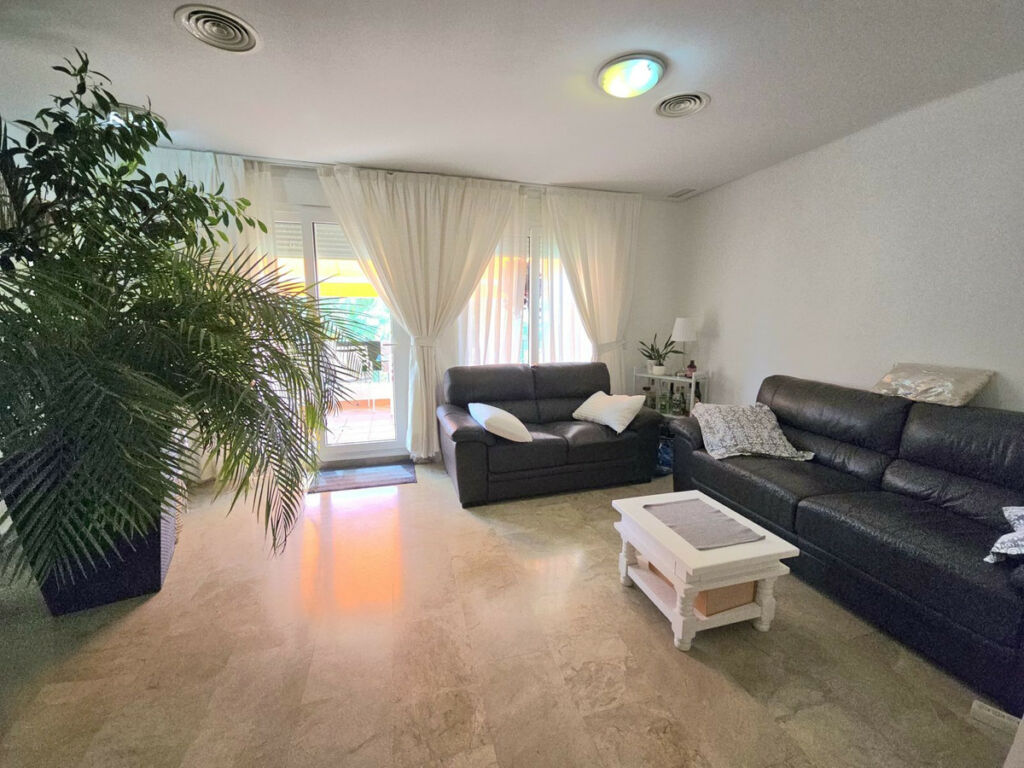 Top Floor Apartment Torrequebrada Málaga - image 6