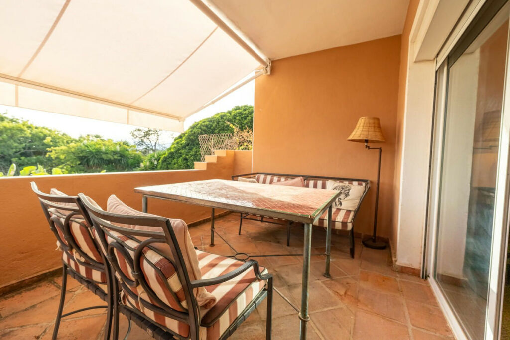 Middle Floor Apartment Guadalmina Alta Málaga - image 6