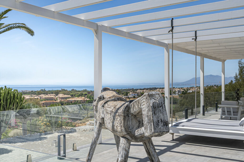 Detached Villa Elviria Málaga - image 6