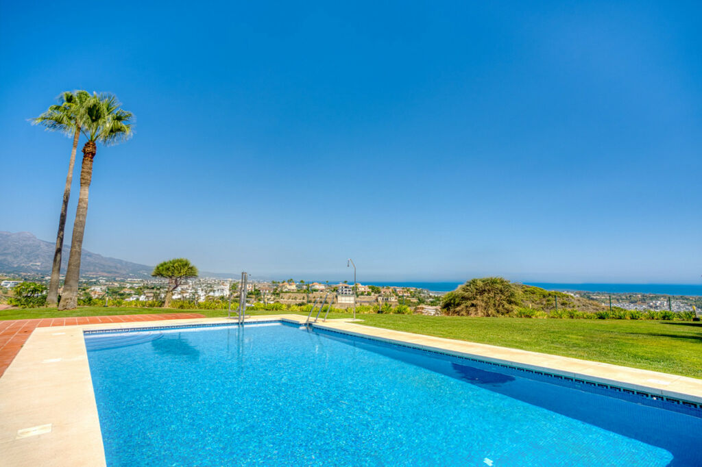 Townhouse Benahavís Málaga - image 6