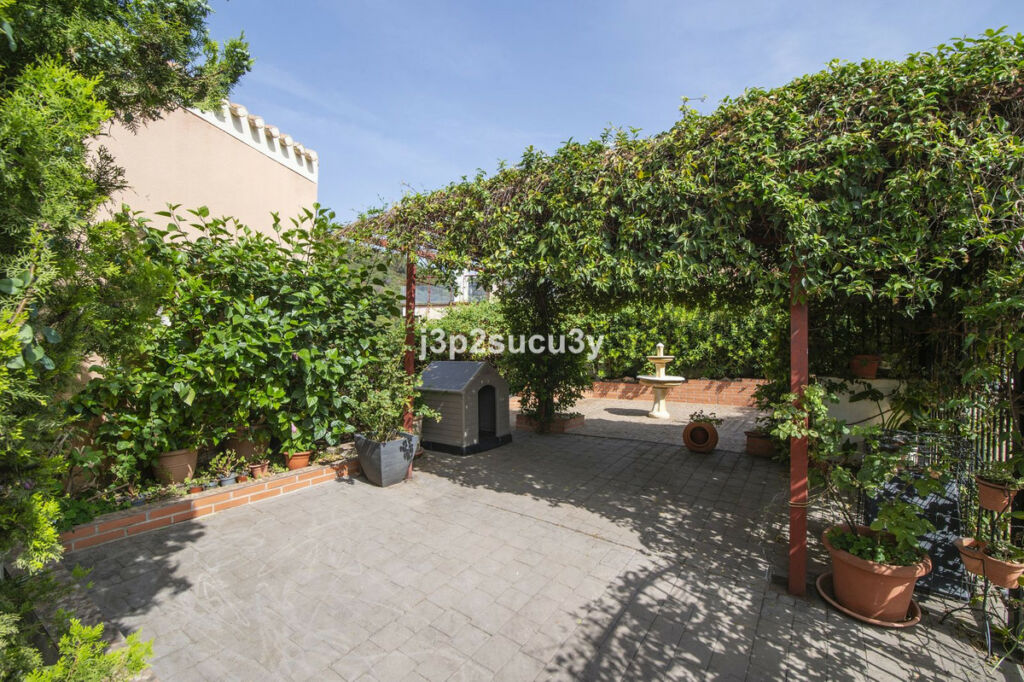 Semi-Detached House Estepona Málaga - image 6