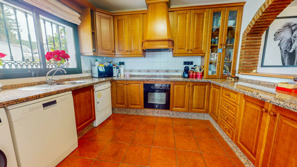 Semi-Detached House Benahavís Málaga - image 6
