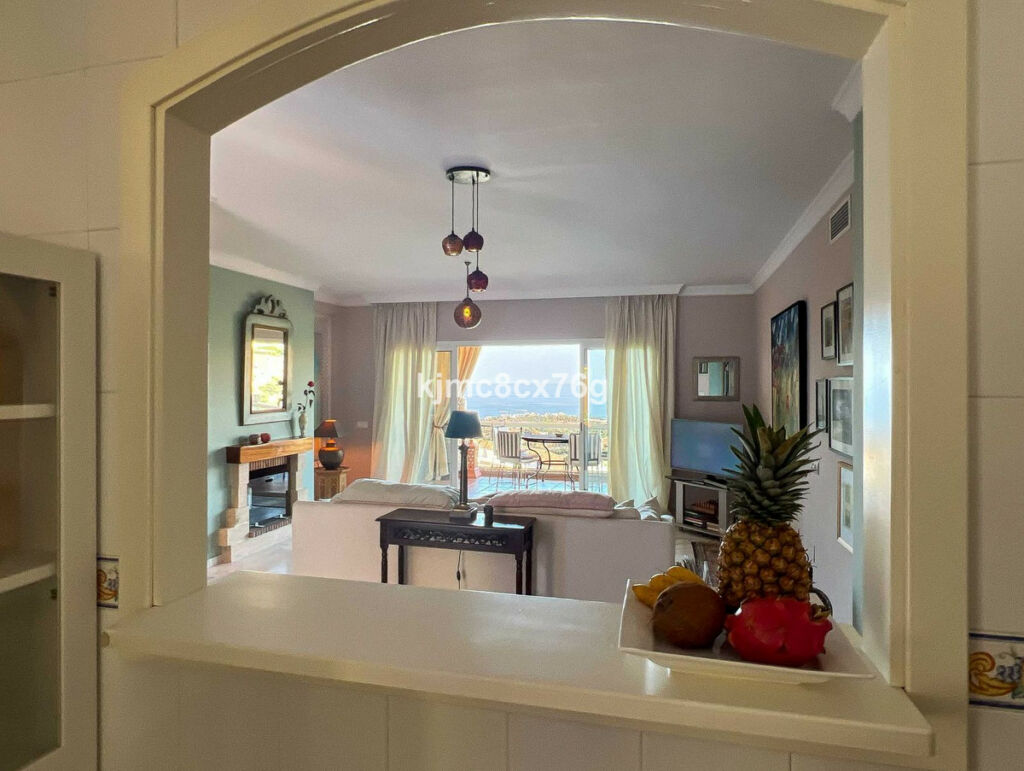 Penthouse Calahonda Málaga - image 6