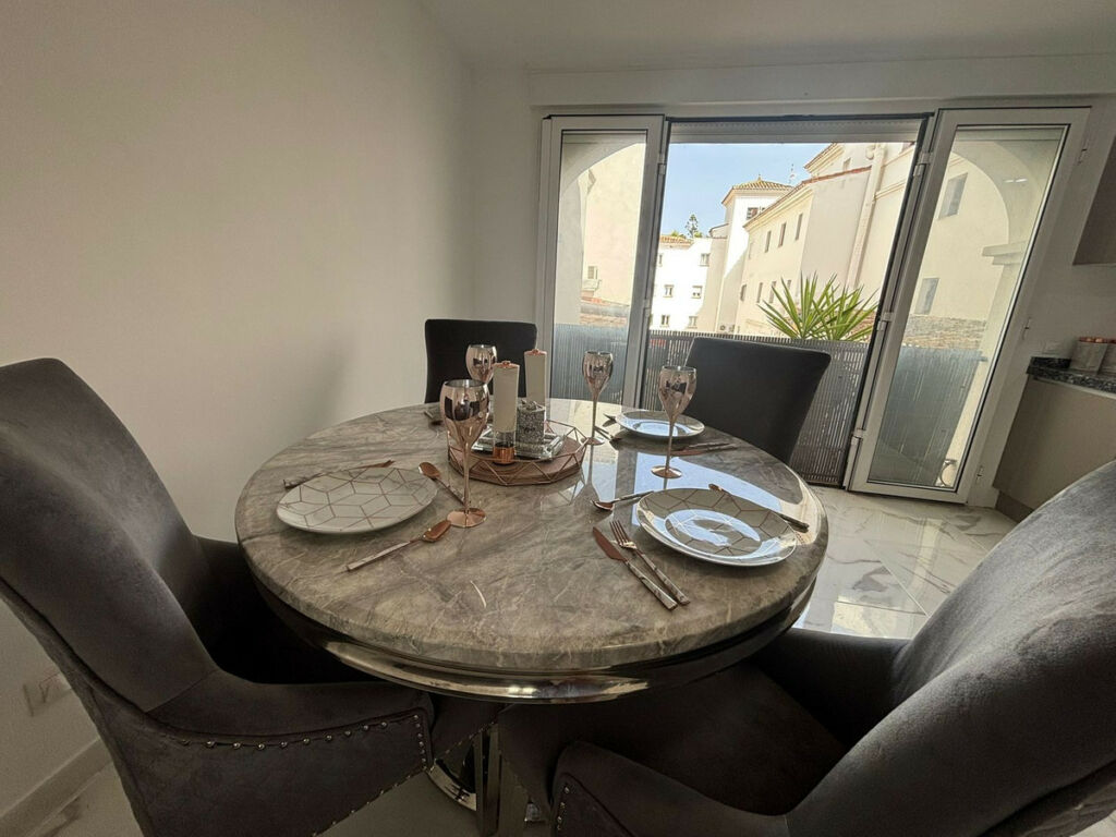 Middle Floor Apartment San Luis de Sabinillas Málaga - image 6