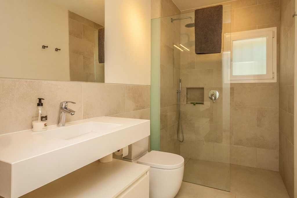 Detached Villa Elviria Málaga - image 6