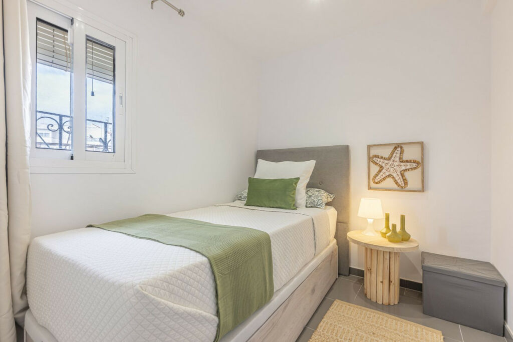 Top Floor Apartment Estepona Málaga - image 6
