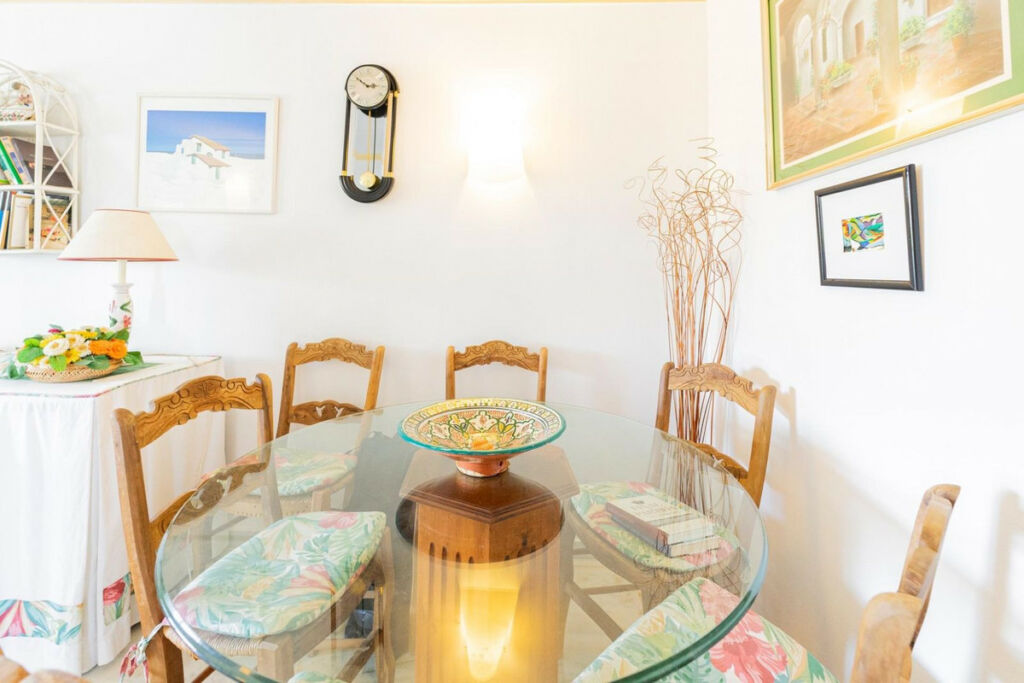 Middle Floor Apartment Marbella Málaga - image 6