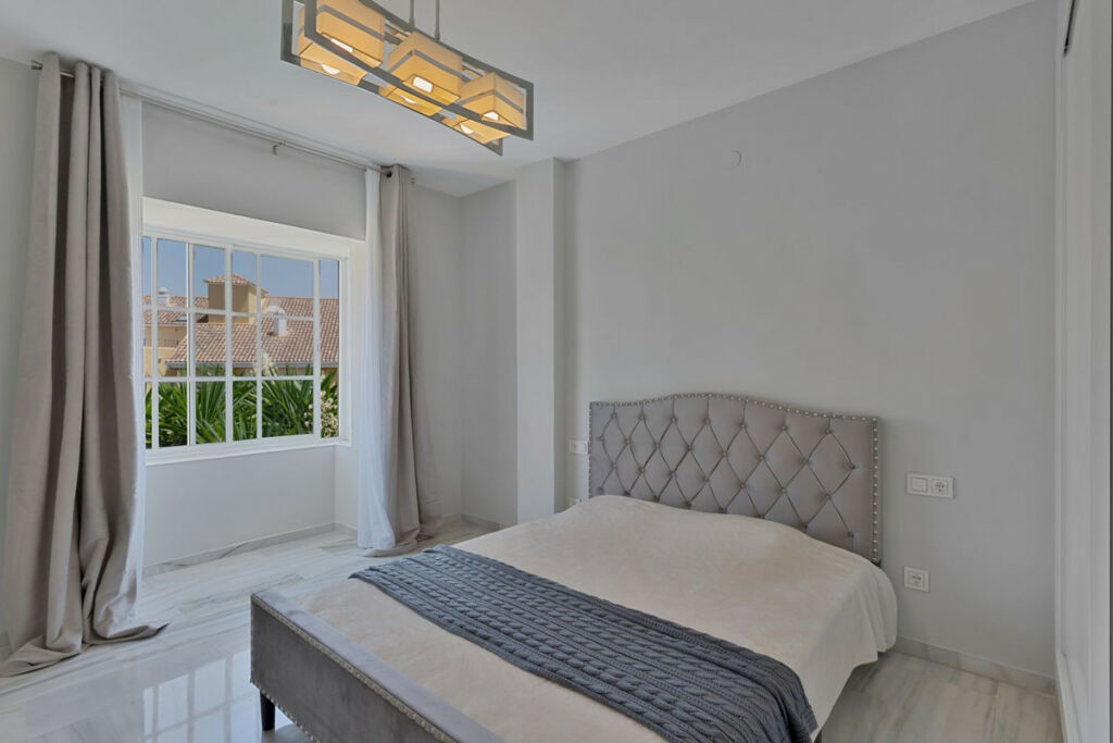 Penthouse Bel Air Málaga - image 6