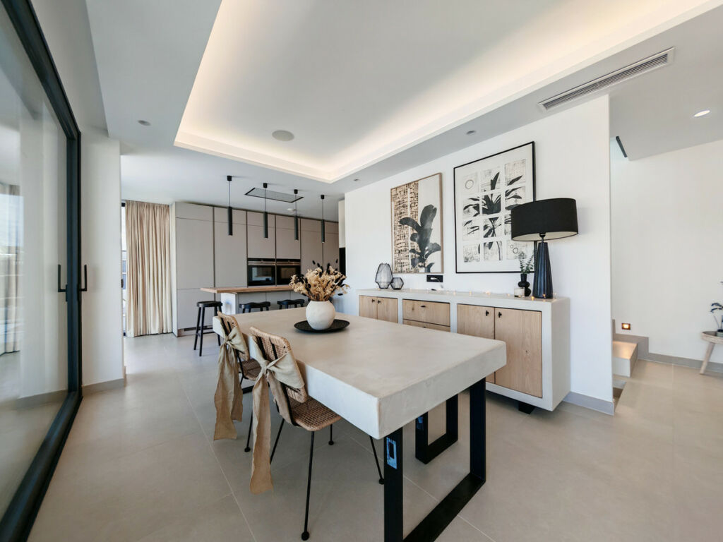 Detached Villa Estepona Málaga - image 10
