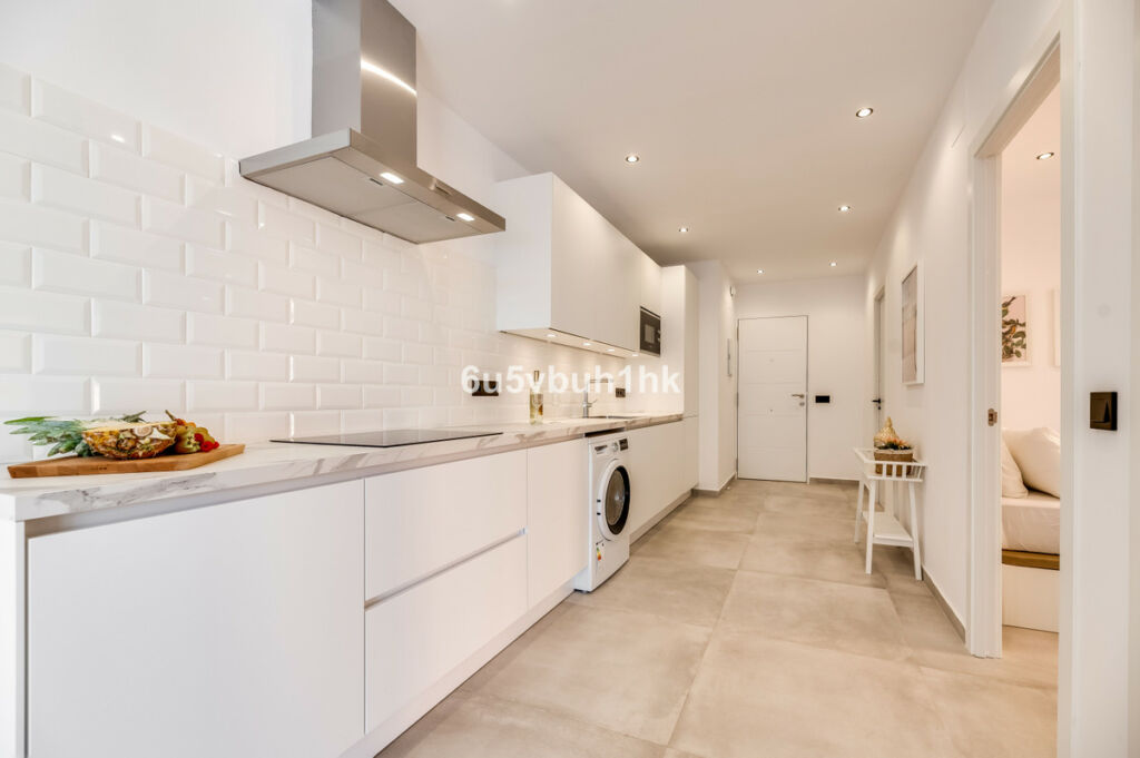 Middle Floor Apartment Estepona Málaga - image 6