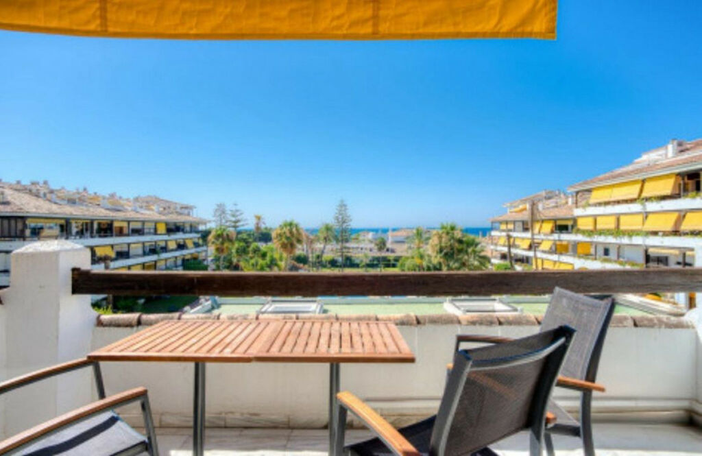 Duplex The Golden Mile Málaga - image 6