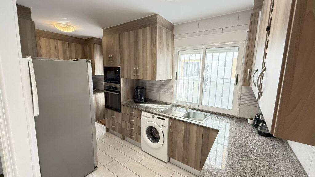 Detached Villa La Zenia Alicante - image 6