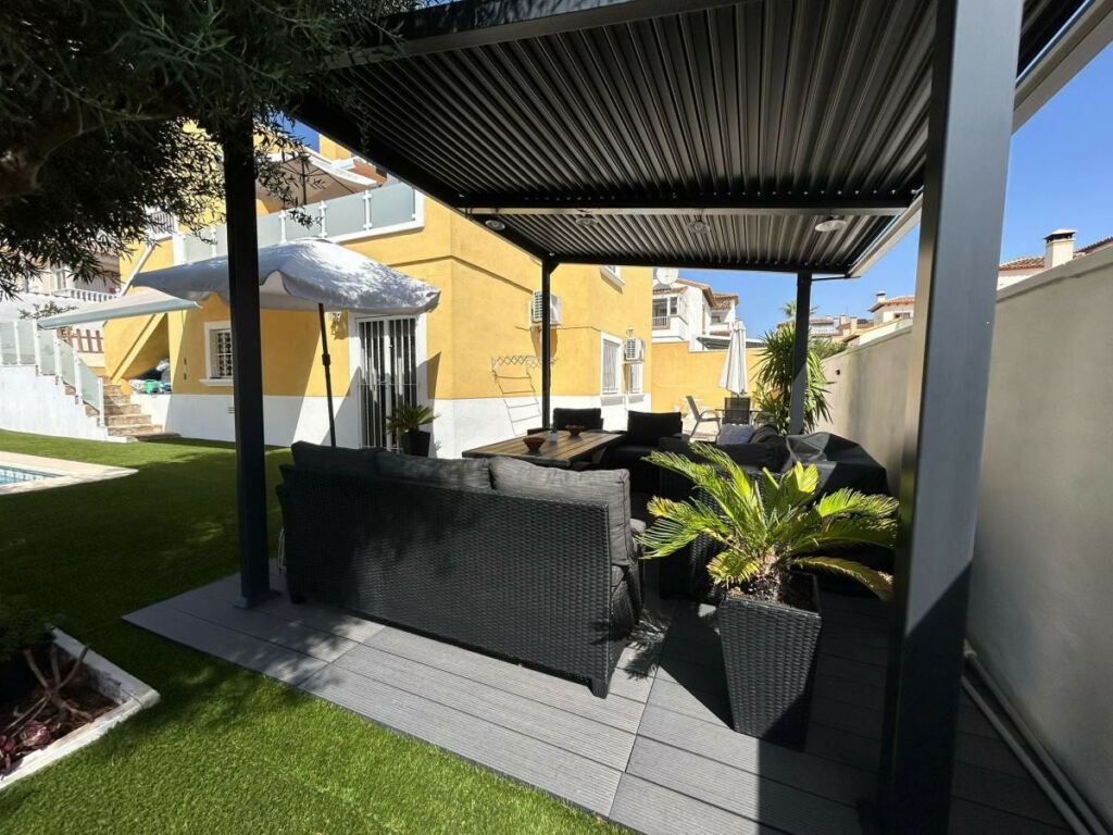 Detached Villa San Miguel de Salinas Alicante - image 6