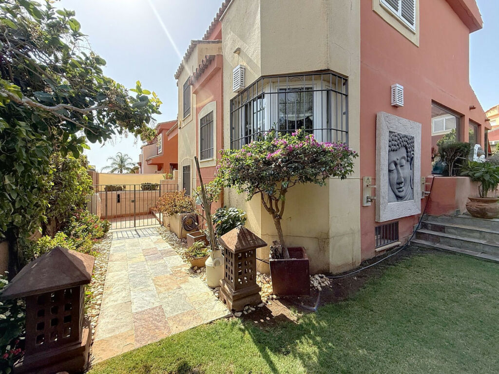 Detached Villa Torre del Mar Málaga - image 6