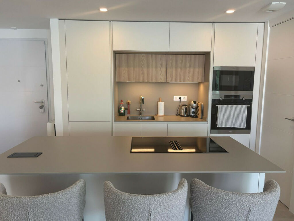 Middle Floor Apartment Fuengirola Málaga - image 6