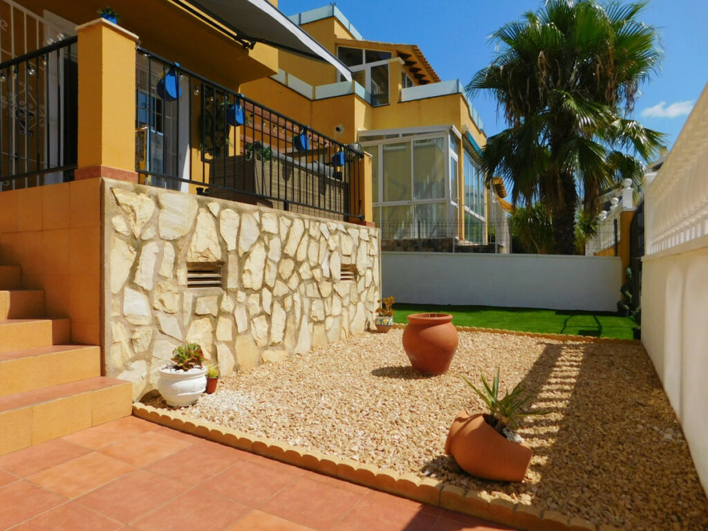 Detached Villa Villamartin Alicante - image 6