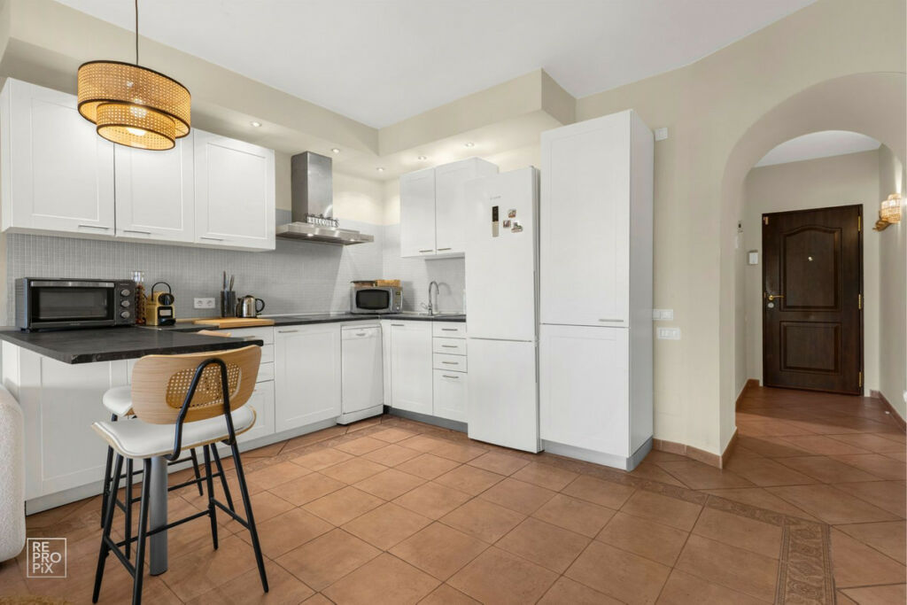 Middle Floor Apartment Puerto Banús Málaga - image 6