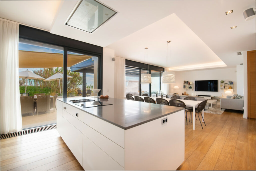 Detached Villa Costabella Málaga - image 6