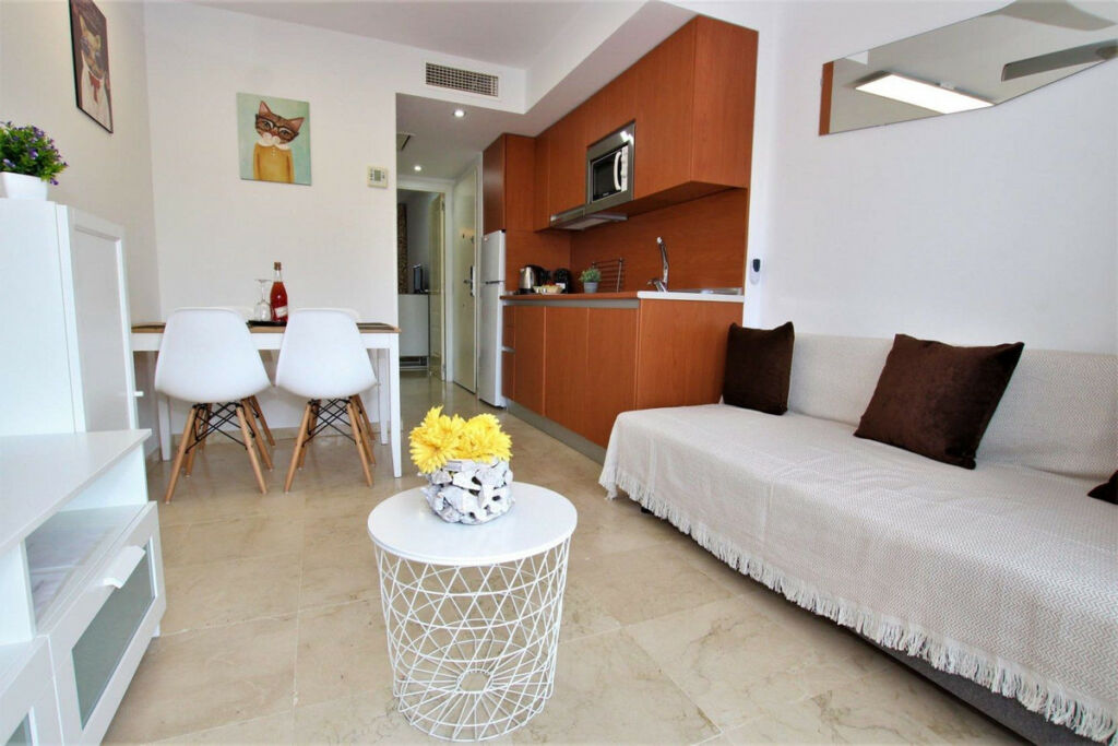 Middle Floor Apartment Torrequebrada Málaga - image 6
