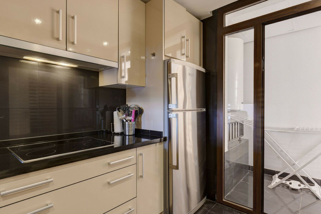 Middle Floor Apartment Estepona Málaga - image 6