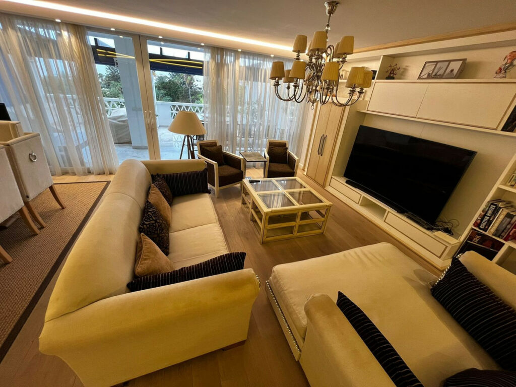 Middle Floor Apartment Puerto Banús Málaga - image 6