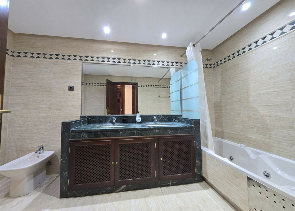 Ground Floor Apartment La Mairena Málaga - image 7