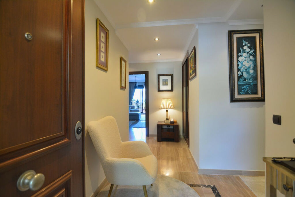 Middle Floor Apartment Fuengirola Málaga - image 6