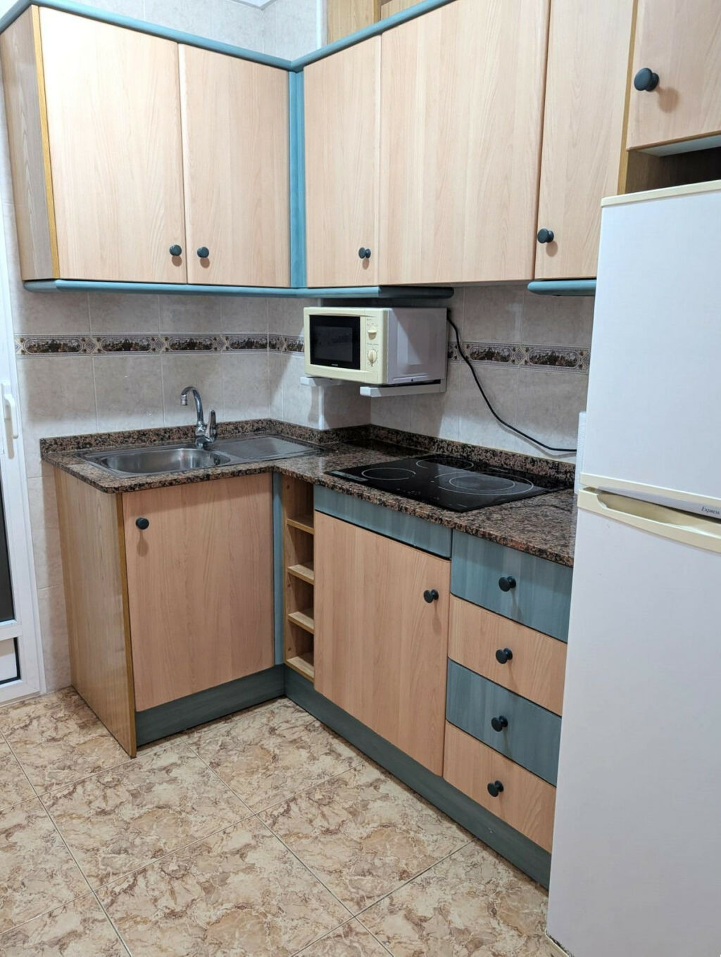 Middle Floor Apartment Torrevieja Alicante - image 6