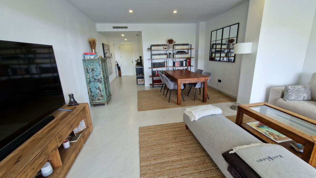 Middle Floor Apartment Estepona Málaga - image 6