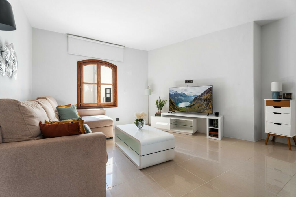 Middle Floor Apartment Puerto Banús Málaga - image 6
