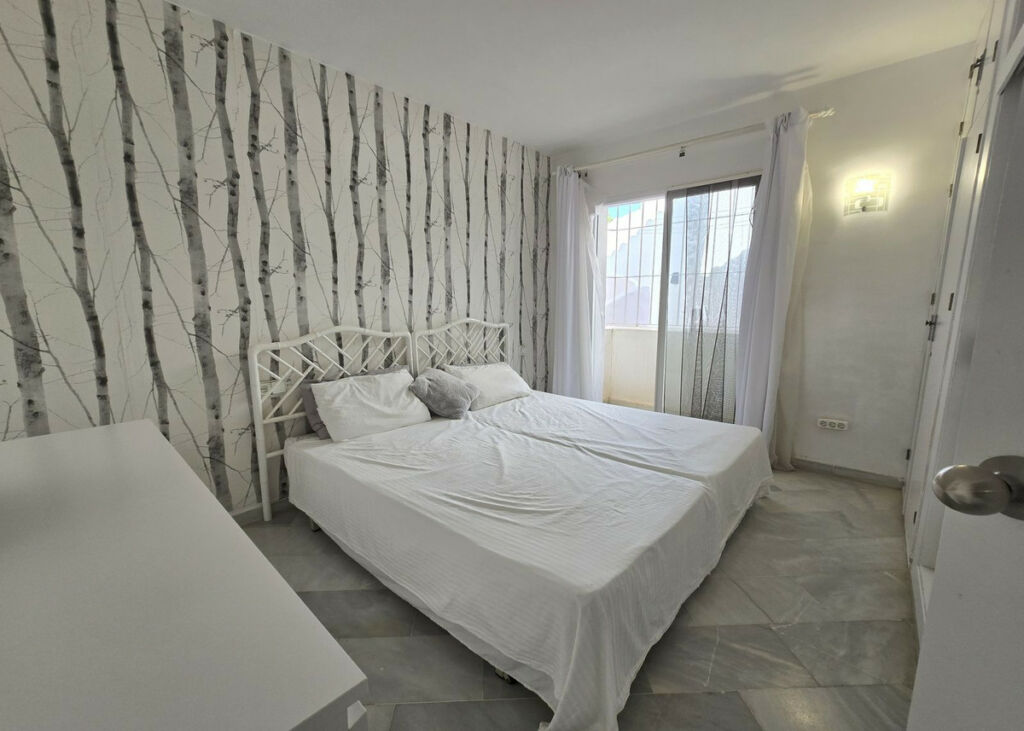 Ground Floor Apartment Calahonda Málaga - image 6