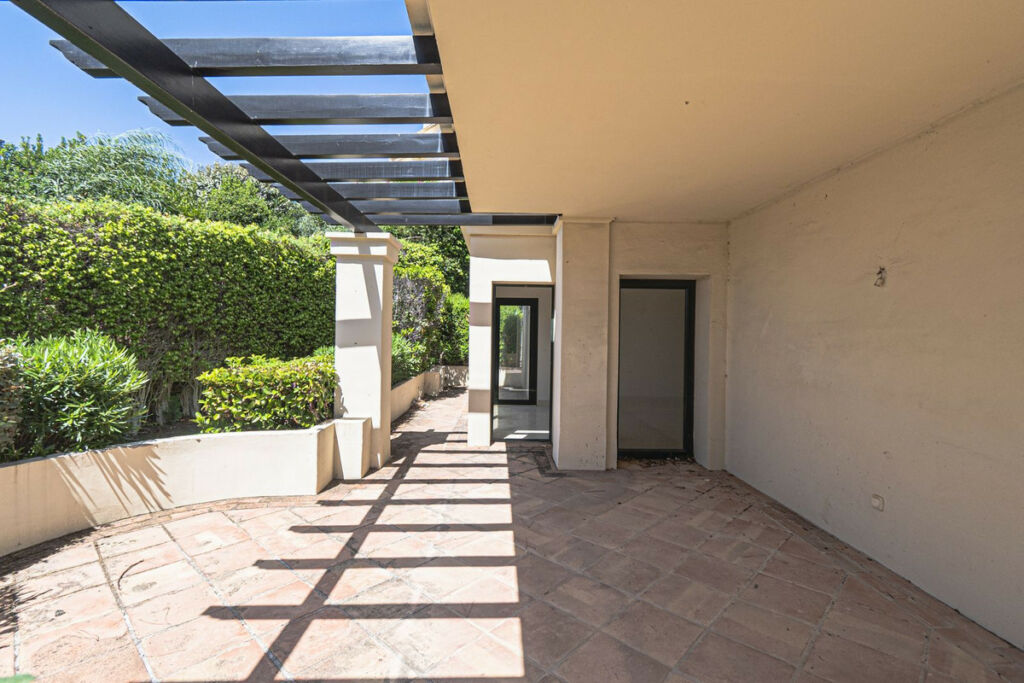 Ground Floor Apartment Benahavís Málaga - image 6