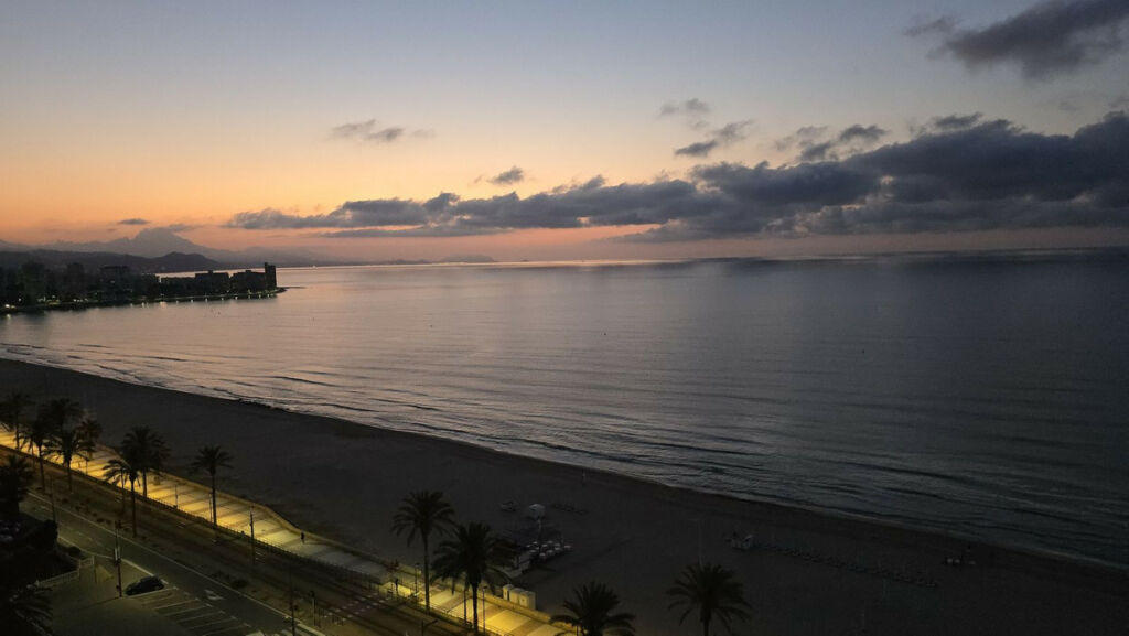 Middle Floor Apartment El Campello Alicante - image 6