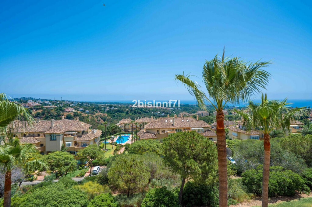 Middle Floor Apartment Elviria Málaga - image 6