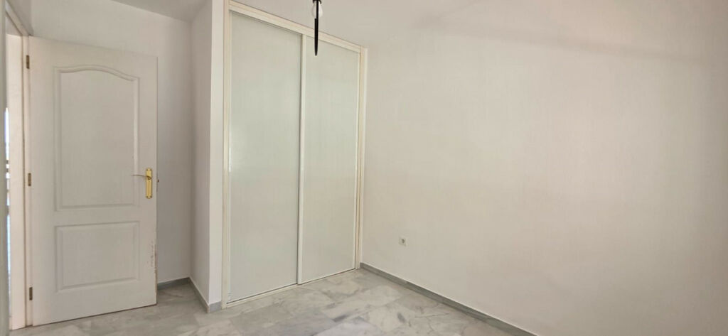 Middle Floor Apartment Casares Málaga - image 6