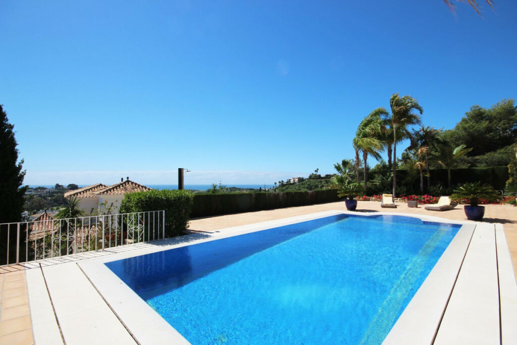 Detached Villa Benahavís Málaga - image 6
