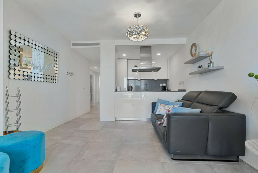 Middle Floor Apartment Fuengirola Málaga - image 6