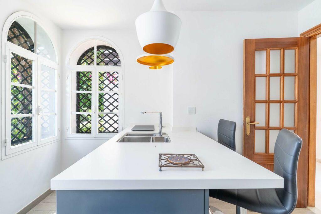 Townhouse Nueva Andalucía Málaga - image 6