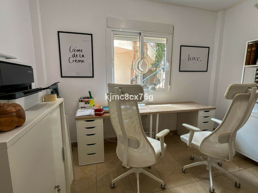 Detached Villa Riviera del Sol Málaga - image 6