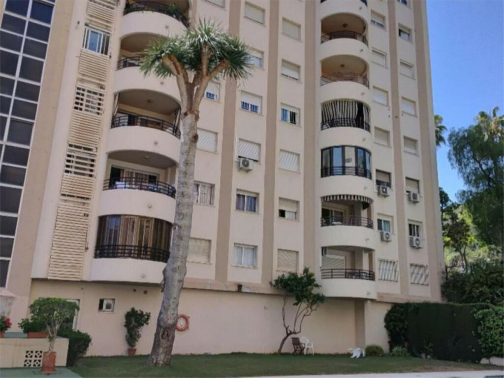 Middle Floor Apartment Marbella Málaga - image 6