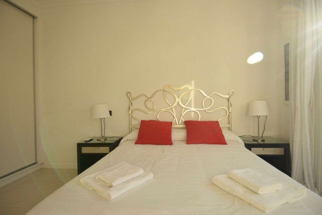 Ground Floor Apartment La Fustera Alicante - image 6