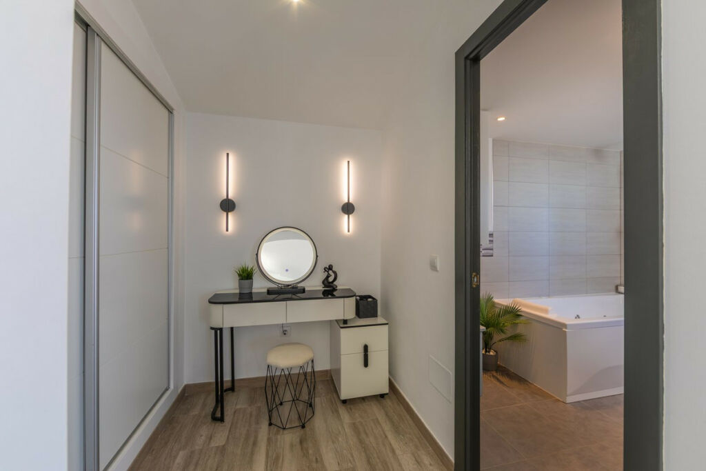 Detached Villa Estepona Málaga - image 60