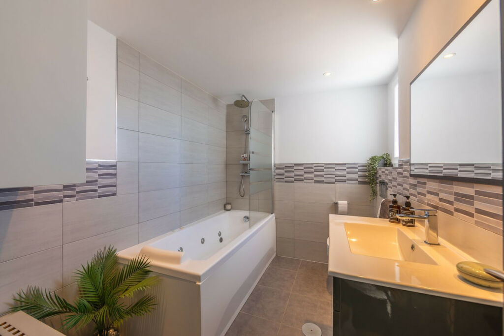 Detached Villa Estepona Málaga - image 61