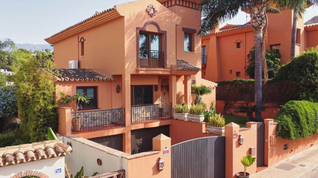 Detached Villa Sierrezuela Málaga - image 61